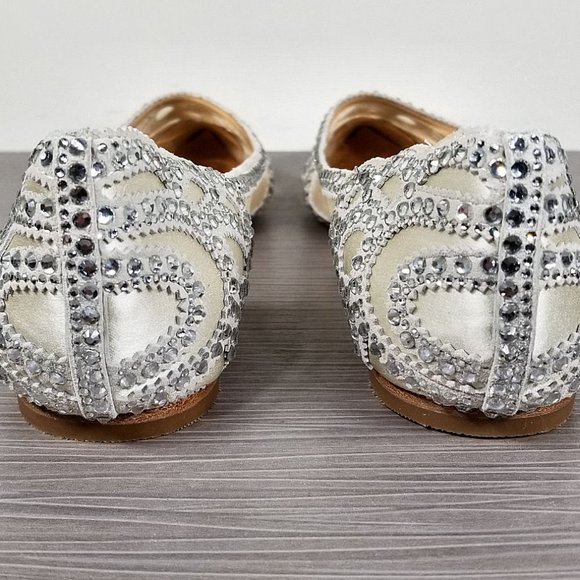 Badgley Mischka Gigi Crystal Pointy Toe Flat, Ivory Satin, Womens Size 7 - Picture 5 of 10